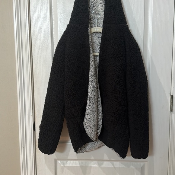 Black/white/silver/gray sheepskin hooded reversible coat sweater jacket cardigan - Picture 3 of 7